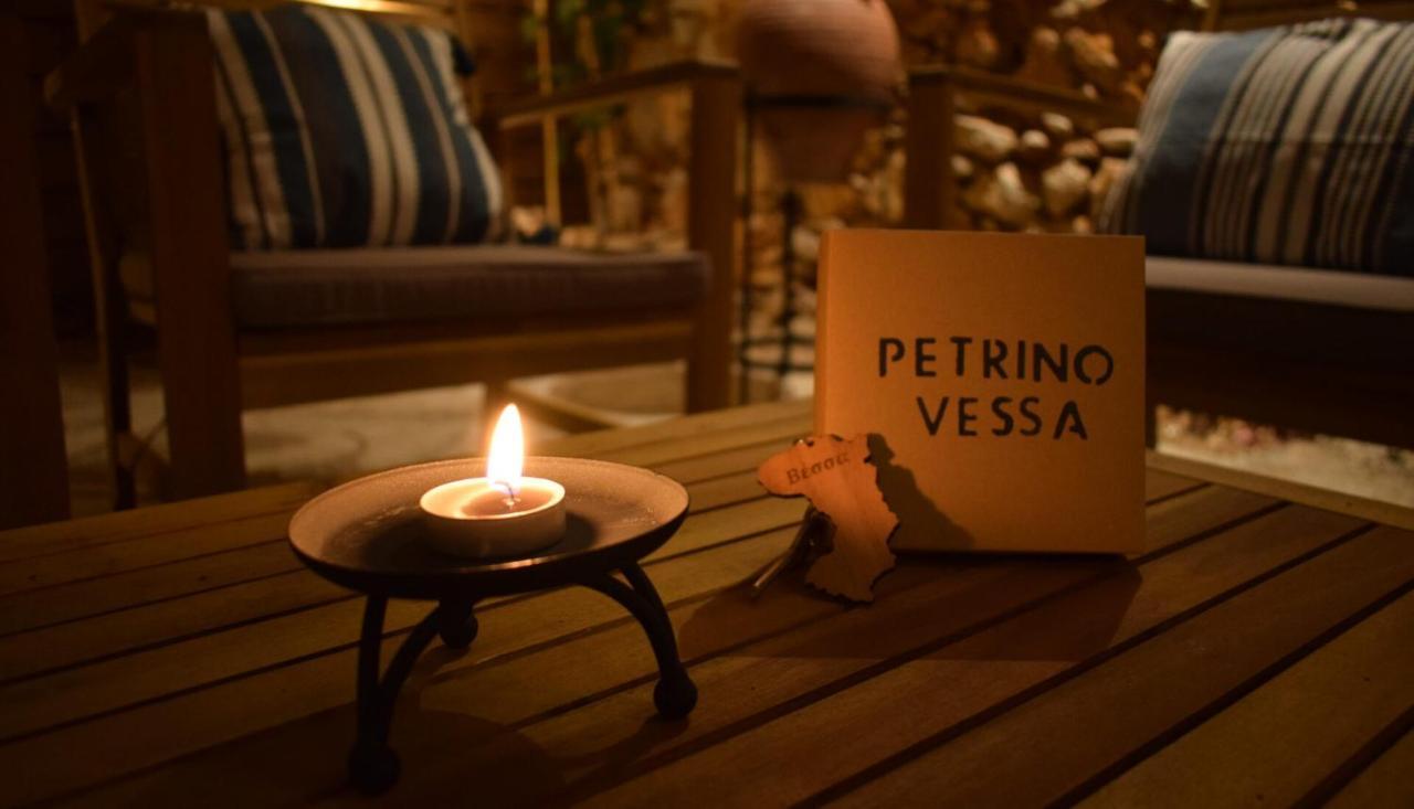 Hotel Petrino Véssa Esterno foto